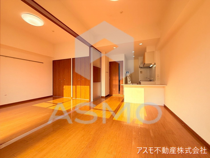 居室・リビング　同マンション別部屋参考写真