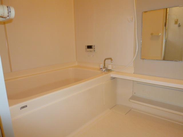 バス・シャワールーム　浴室追炊き付いてます