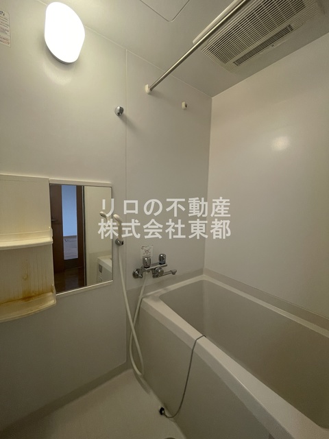 バス・シャワールーム　雨の日のお洗濯だけでなく、カビ予防にも大活躍の浴室乾燥機付♪