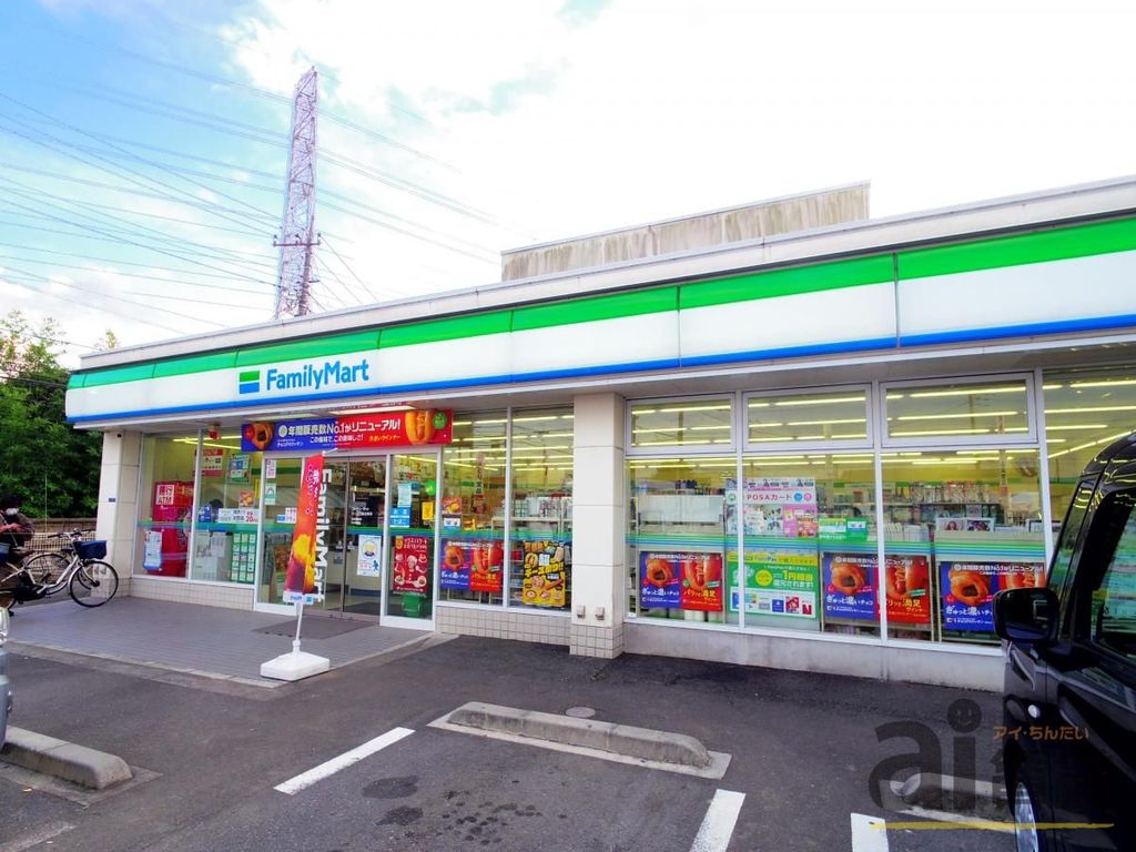 コンビニ　ファミリーマートサンズ三鷹北野店（コンビニ）まで590m