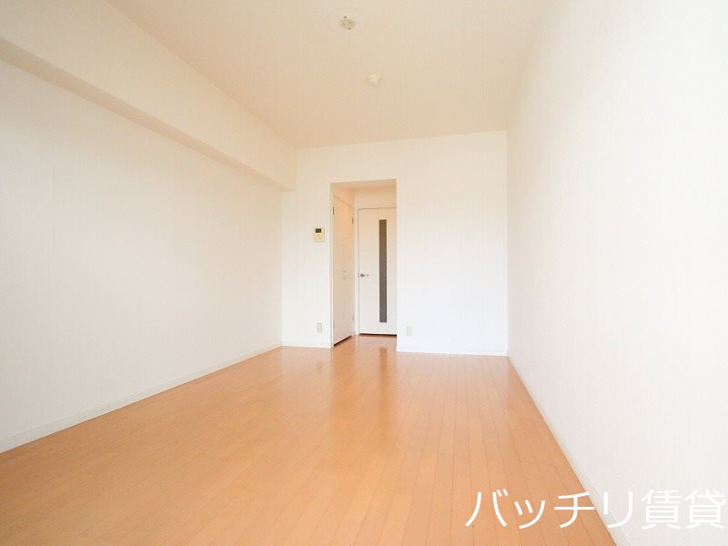 居室・リビング　別号室タイプの為、現状を優先いたします