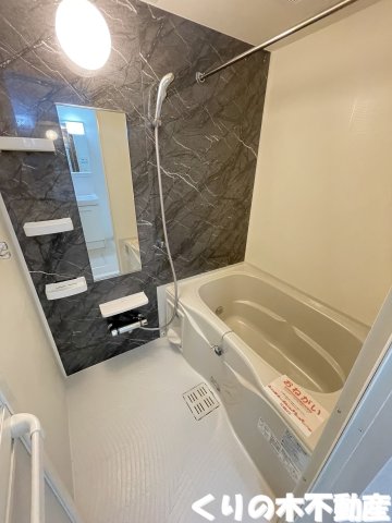 バス・シャワールーム　反転タイプのお部屋です（現況を優先します）