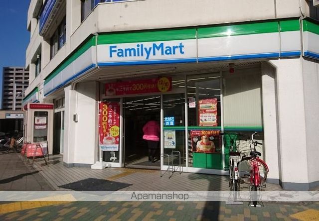 コンビニ　ファミリーマート（コンビニ）まで296m