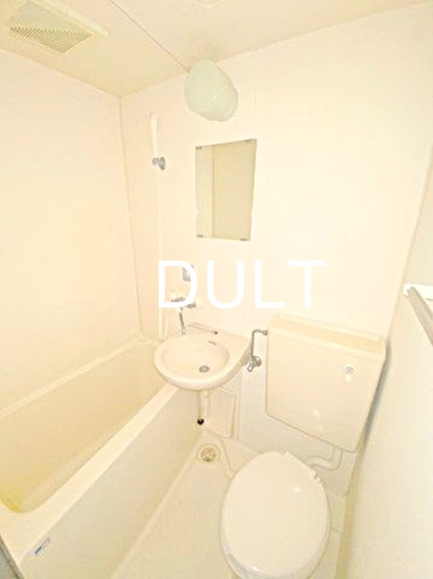 バス・シャワールーム　バスルームです。