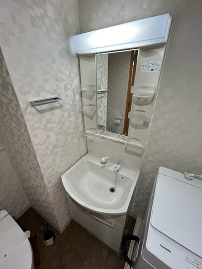 洗面設備　洗濯機有