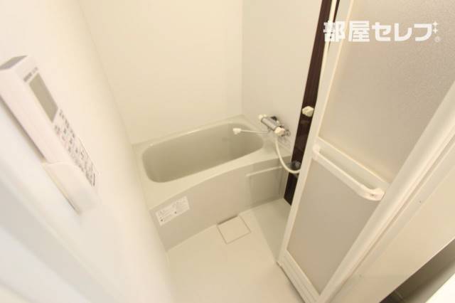 バス・シャワールーム　１０３号室の写真です。