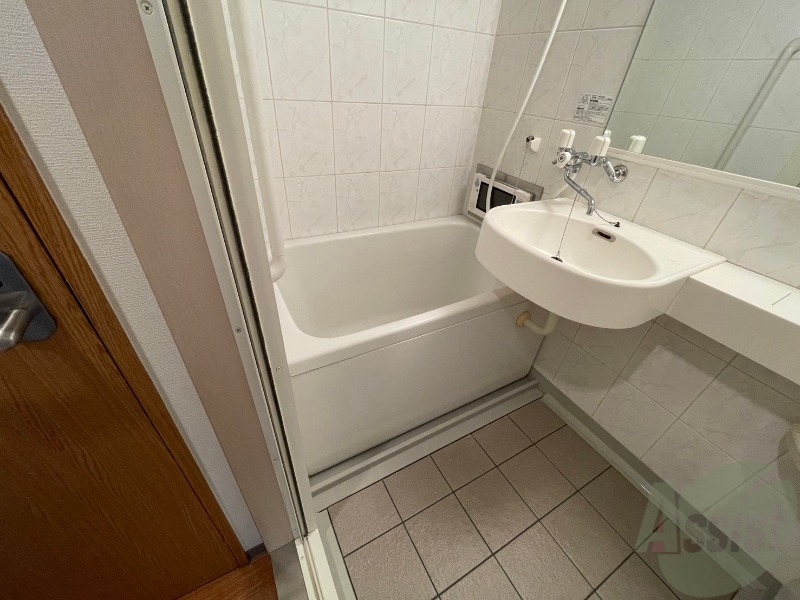 バス・シャワールーム　お風呂になります。一日の疲れを癒してくださいね。