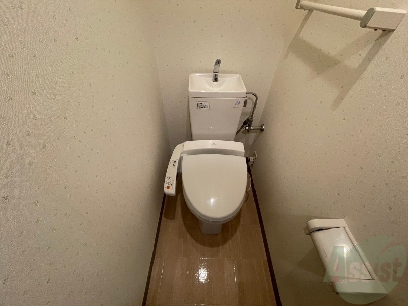 トイレ　ウォシュレット機能がついたトイレ。安心して使用できますね。