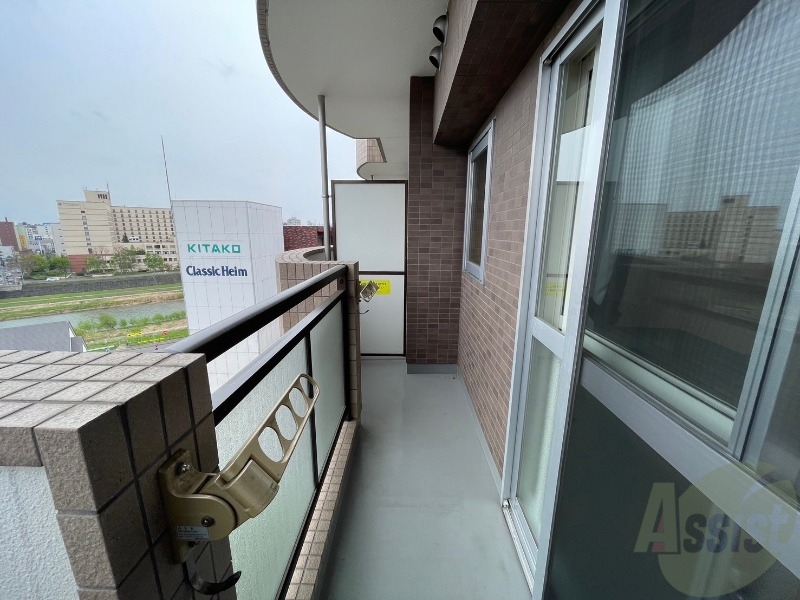 バルコニー　バルコニーです。洗濯物を干したり一息ついたりできますね！