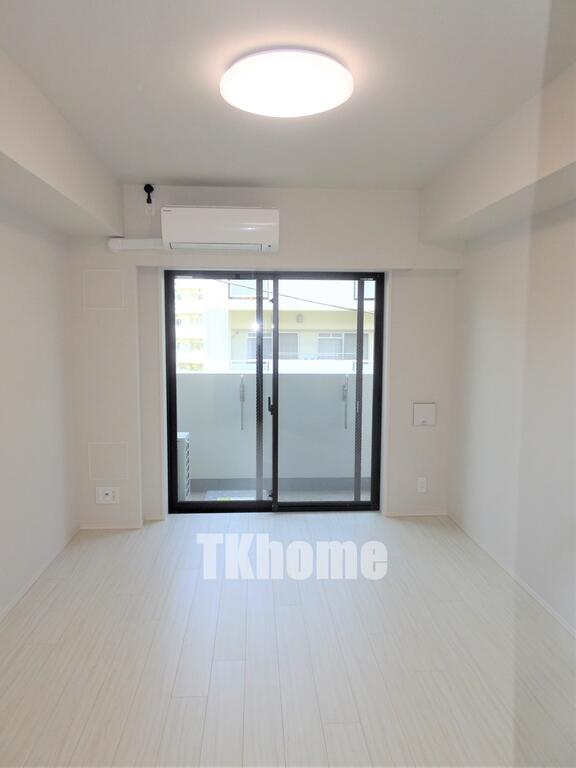 居室・リビング　フローリング8.3帖