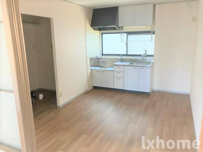 居室・リビング　こちらのリビングで趣味の時間をお楽しみください