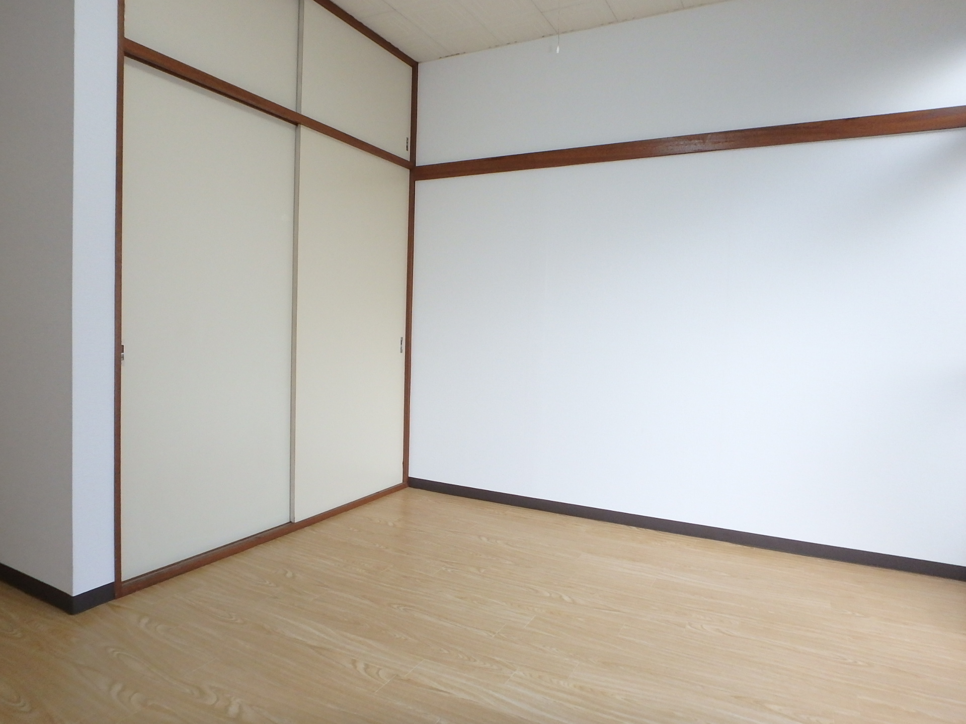 居室・リビング　※※入居前の写真です※※