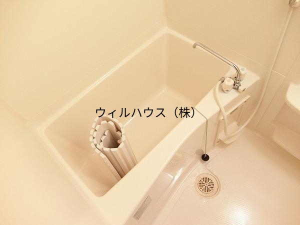 バス・シャワールーム　浴室乾燥機付きバス！