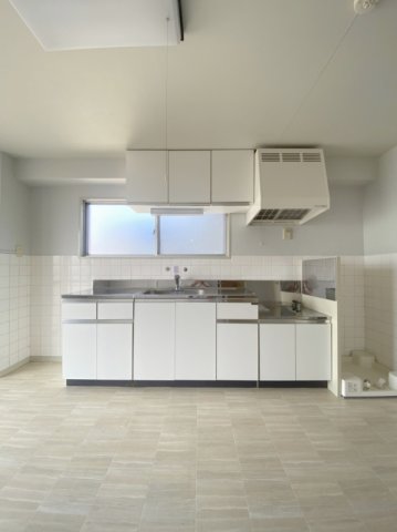 キッチン　コンパクトなキッチンで掃除もラクラク