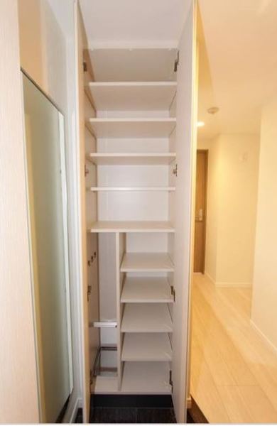 玄関　※別部屋参考写真