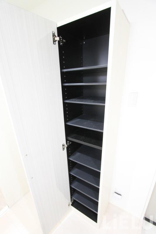 玄関　同シリーズ物件のモデルルームになります