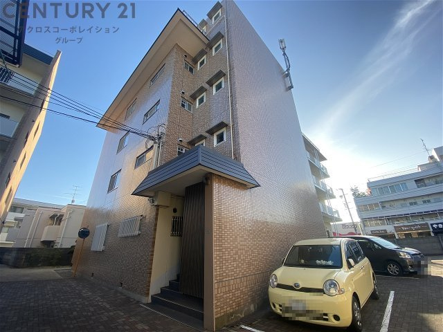 建物外観　敷地内に駐車場あります！