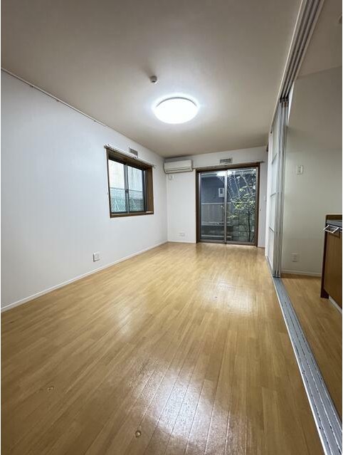 居室・リビング　使いやすい形の為、レイアウトを楽しめます♪