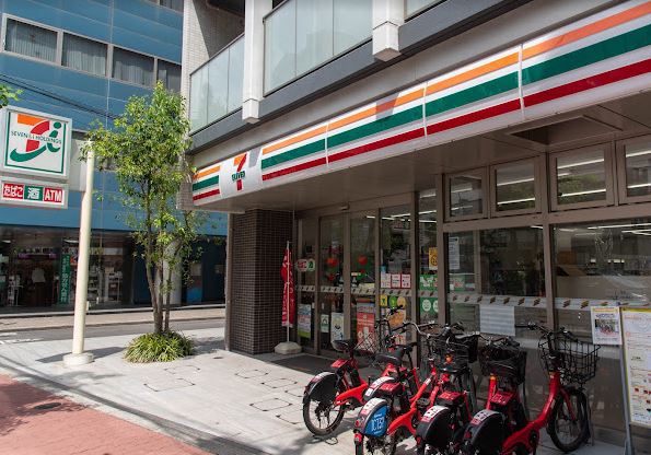 コンビニ　セブン－イレブン新宿下落合３丁目店（コンビニ）まで349m