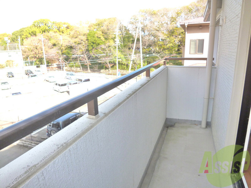 バルコニー　広いバルコニーなので家族の洗濯物が多くても大丈夫！