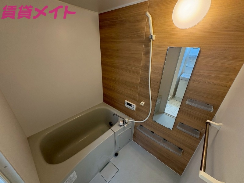 バス・シャワールーム　反転タイプ参考写真