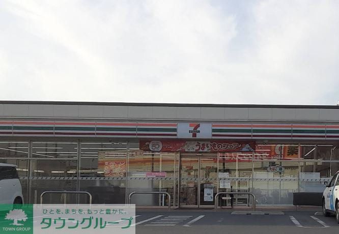 コンビニ　セブンイレブン熊谷拾六間店（コンビニ）まで880m