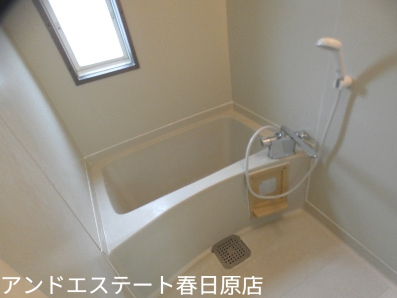 バス・シャワールーム　窓もあります