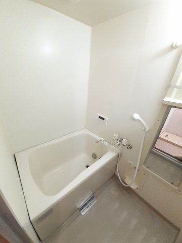 バス・シャワールーム　お風呂で日々の疲れを落としましょう