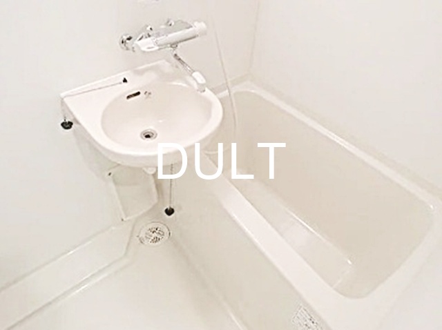 バス・シャワールーム　バスルームです。