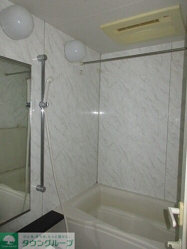 バス・シャワールーム　浴室　※内装後2026年3月撮影の写真
