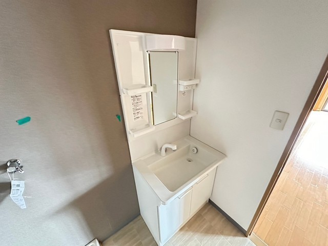 洗面設備　※別号室の写真です