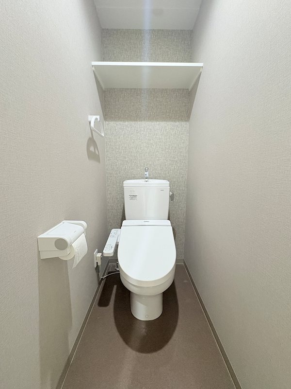 トイレ　温水洗浄便座