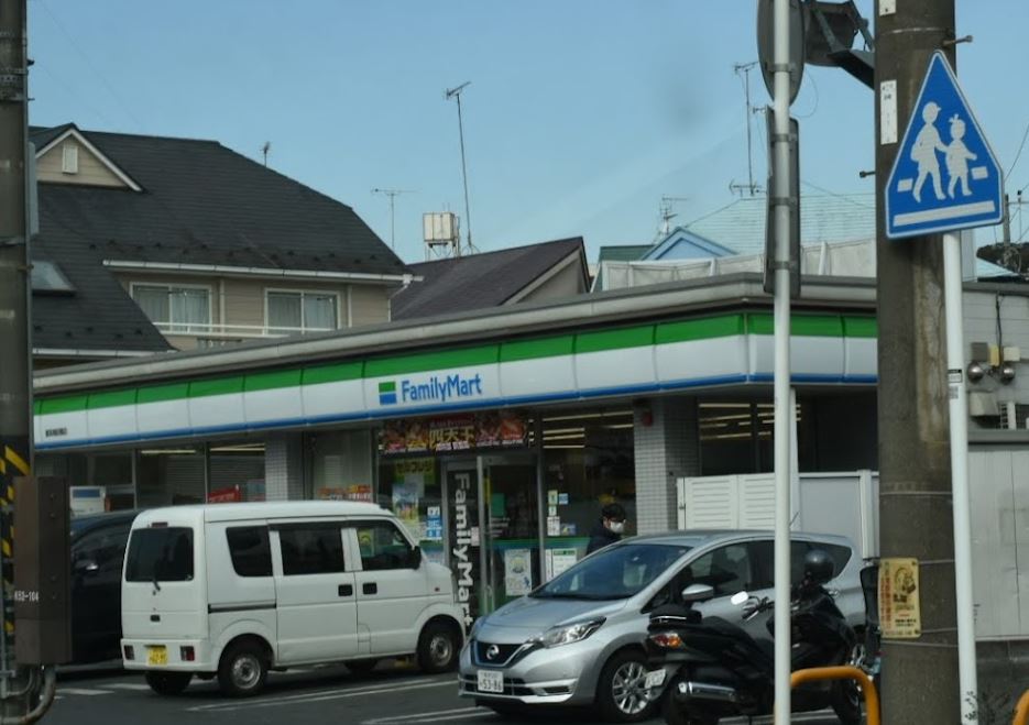 コンビニ　ファミリーマート 都筑梅田橋店（コンビニ）まで487m