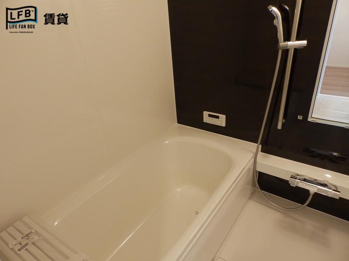 バス・シャワールーム　※間取りの異なるお部屋の写真です。