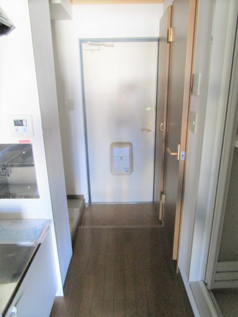 玄関　別号室の参考写真になります。