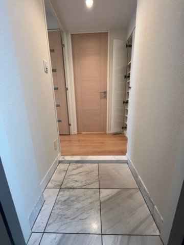 玄関　※別部屋参考写真