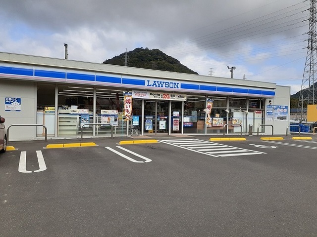 コンビニ　ローソン薩摩川内空港バイパス店（コンビニ）まで750m