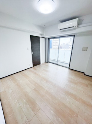 居室・リビング　日当たりが良く温かみのあるお部屋です♪