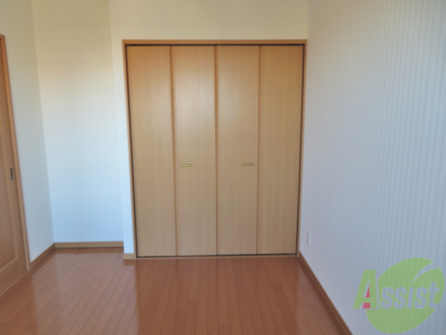 収納　こちらはクローゼットです。奥行きもしっかりあります
