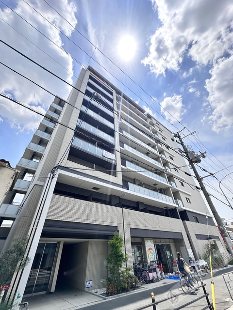 建物外観　大通りに面す風通しのいい立地♪