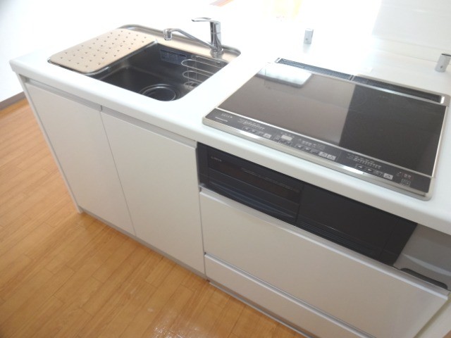 キッチン　調理スペース確保のキッチンです。