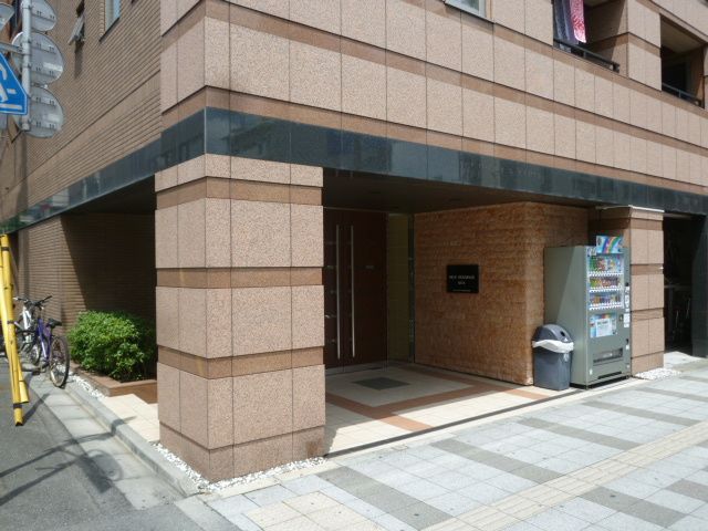 エントランス　清潔なエントランスです