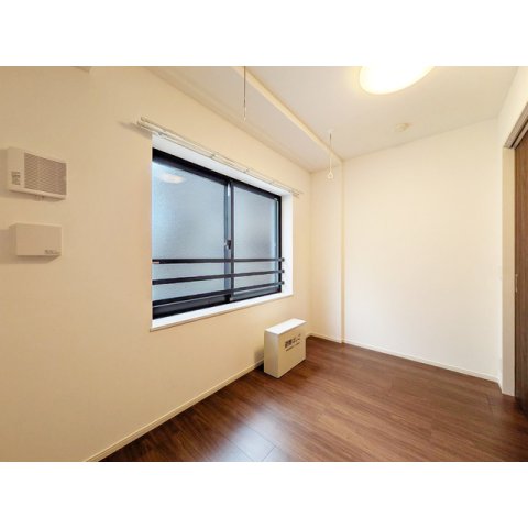 居室・リビング　※別部屋の参考写真です。