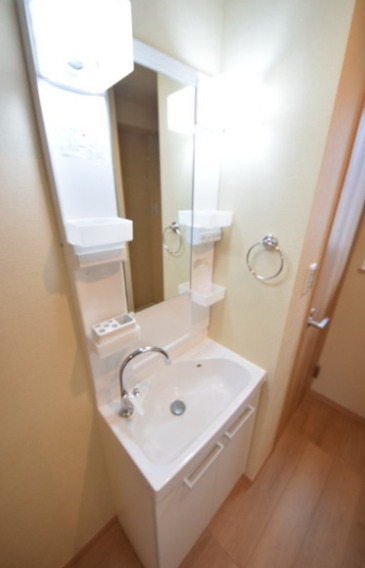 洗面設備　別部屋の画像を使用しております。