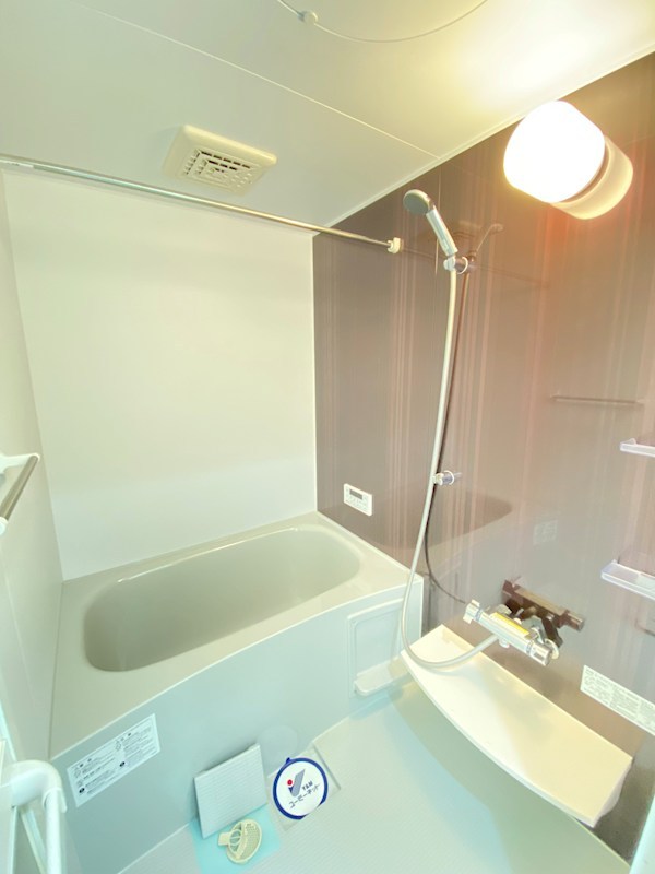 バス・シャワールーム　実際のお部屋は反転タイプとなります。
