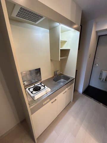 キッチン　コンパクトなキッチンで掃除もラクラク
