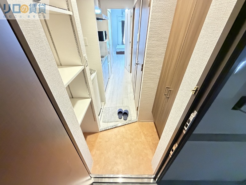 Luxe新大阪VIの玄関写真
