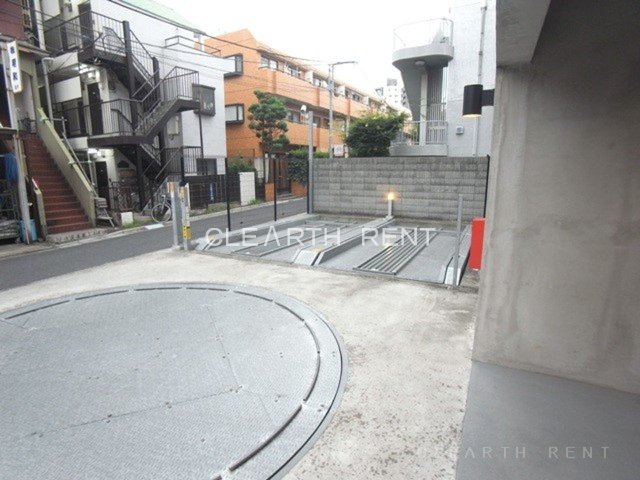 駐車場　外観