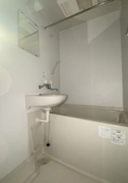 バス・シャワールーム　別部屋の画像を使用しております。