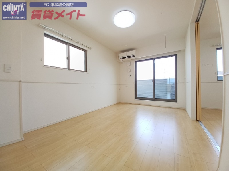 居室・リビング　同タイプの部屋写真です